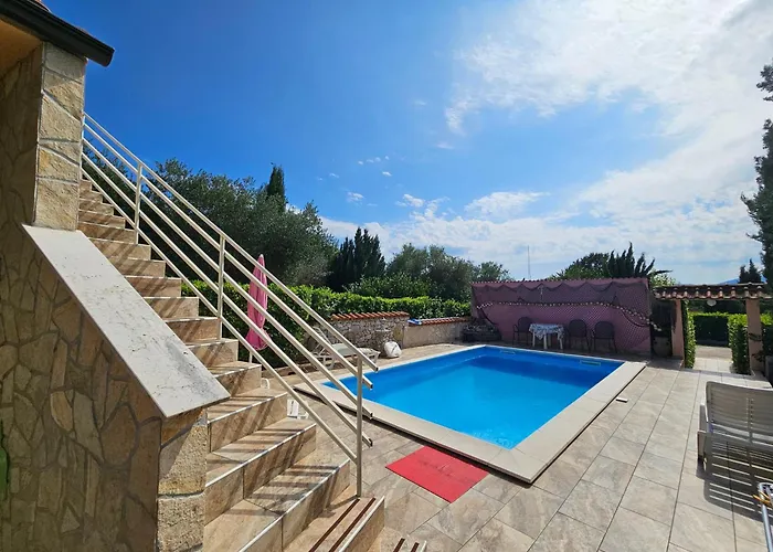 펜션 Family Friendly House With A Swimming Pool Ljutici, Krk - 23686