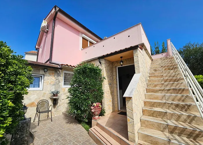 Family Friendly House With A Swimming Pool Ljutici, Krk - 23686 펜션 말린스카