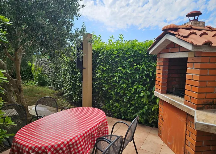 Family Friendly House With A Swimming Pool Ljutici, Krk - 23686 말린스카