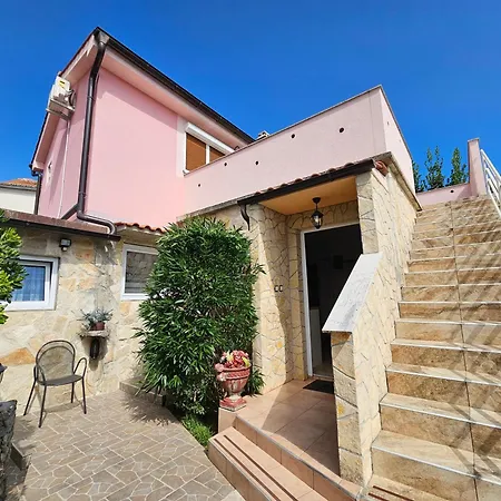 Family Friendly House With A Swimming Pool Ljutici, Krk - 23686 Ferienhaus Malinska