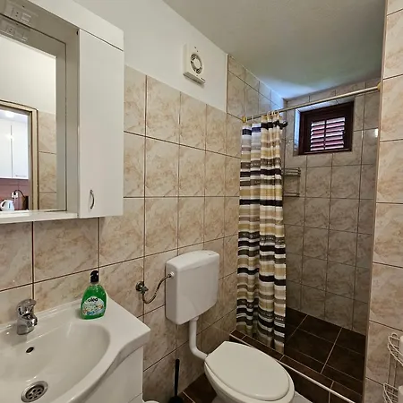 Family Friendly House With A Swimming Pool Ljutici, Krk - 23686 Ferienhaus